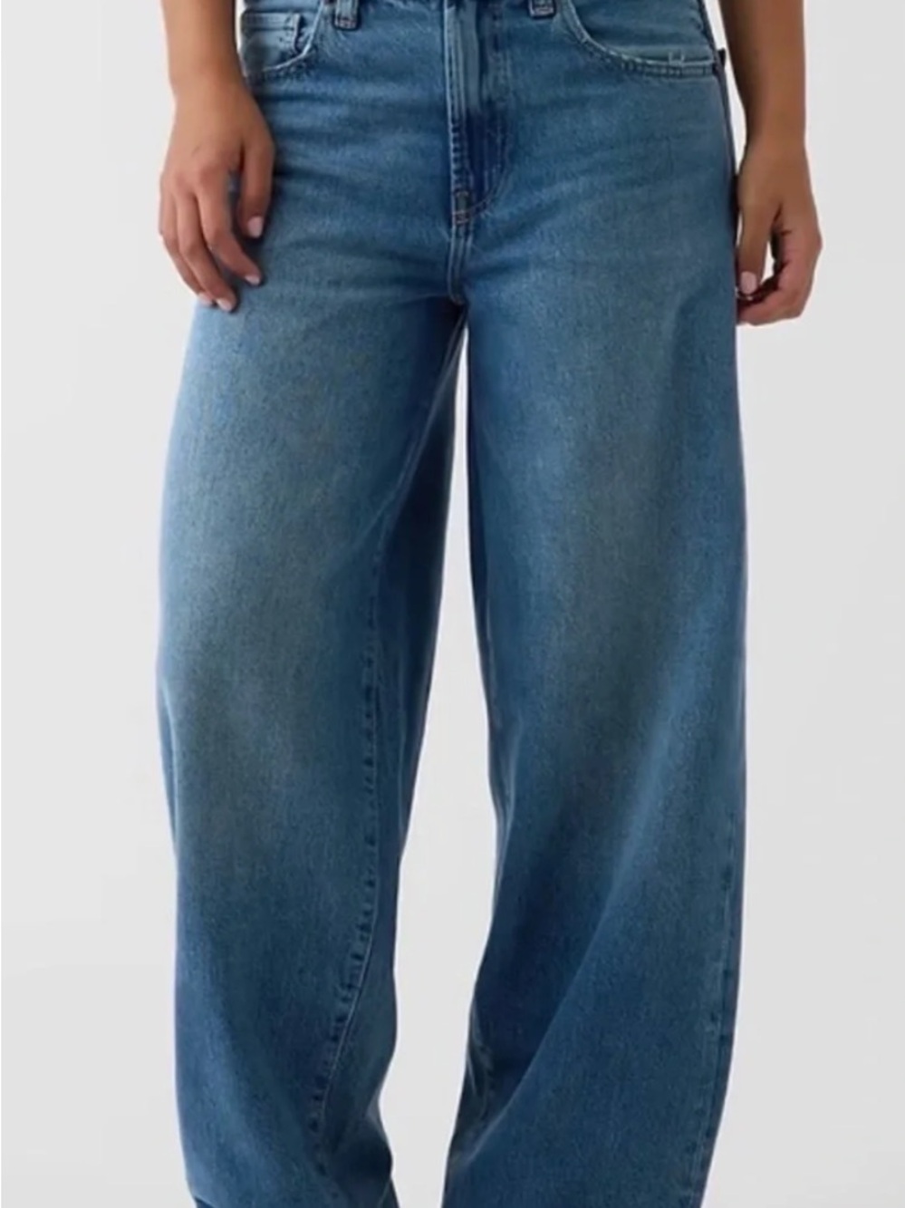 GAP X Hailey Bieber The Hailey Extra Baggy Jean Light Wash - Picture 3 of 5